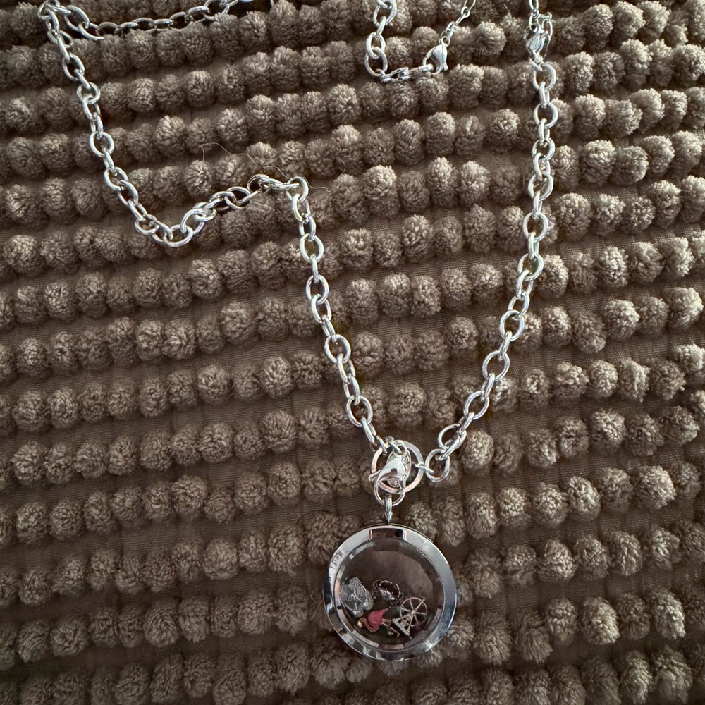 Gently Used ORIGAMI Locket Necklace with 4 charms